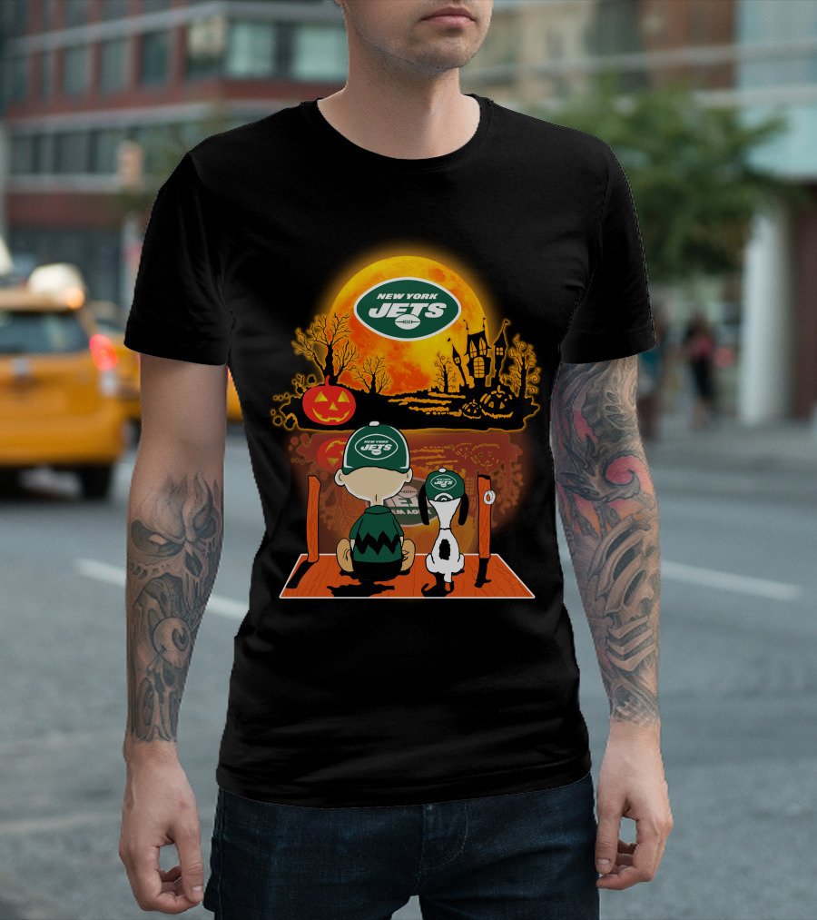 New York Jets Halloween Snoopy and Charlie Brown with Pumpkin T-Shirt