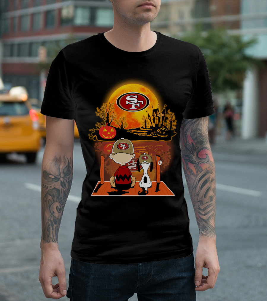 San Francisco 49ers Snoopy Charlie Brown Pumpkin Halloween Moon Scene T-Shirt