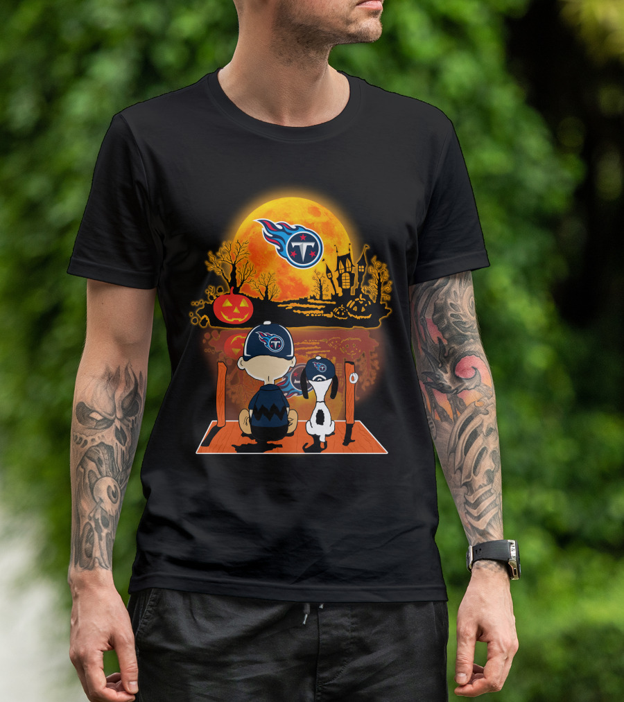 Tennessee Titans Snoopy And Charlie Brown Halloween Pumpkin Moon T-Shirt