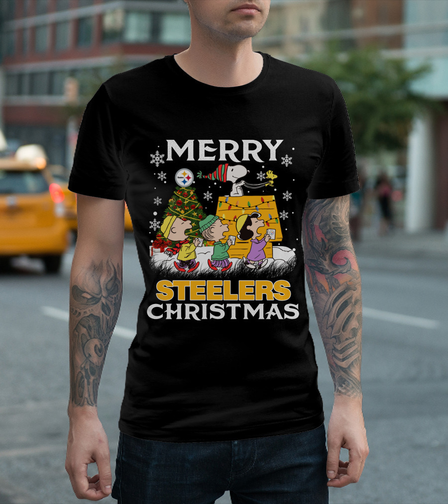 Merry Christmas Steelers Snoopy Peanuts Characters Weihnachten T-Shirt