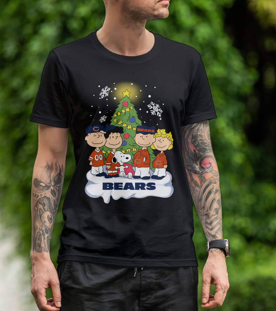 Peanuts Christmas Chicago Bears Snoopy Winter Scene T-Shirt