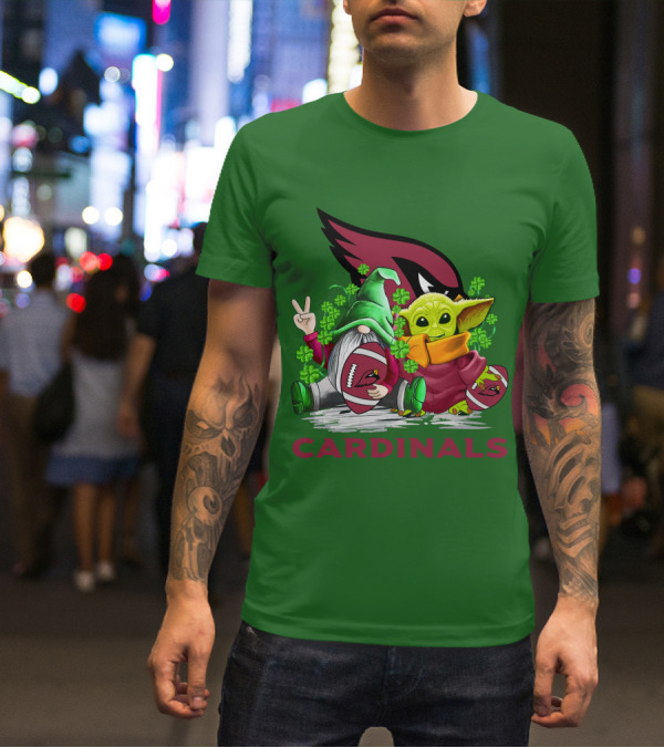 Arizona Cardinals Football Patrick's Day Gnome And Baby Alien With Shamrocks T-Shirt