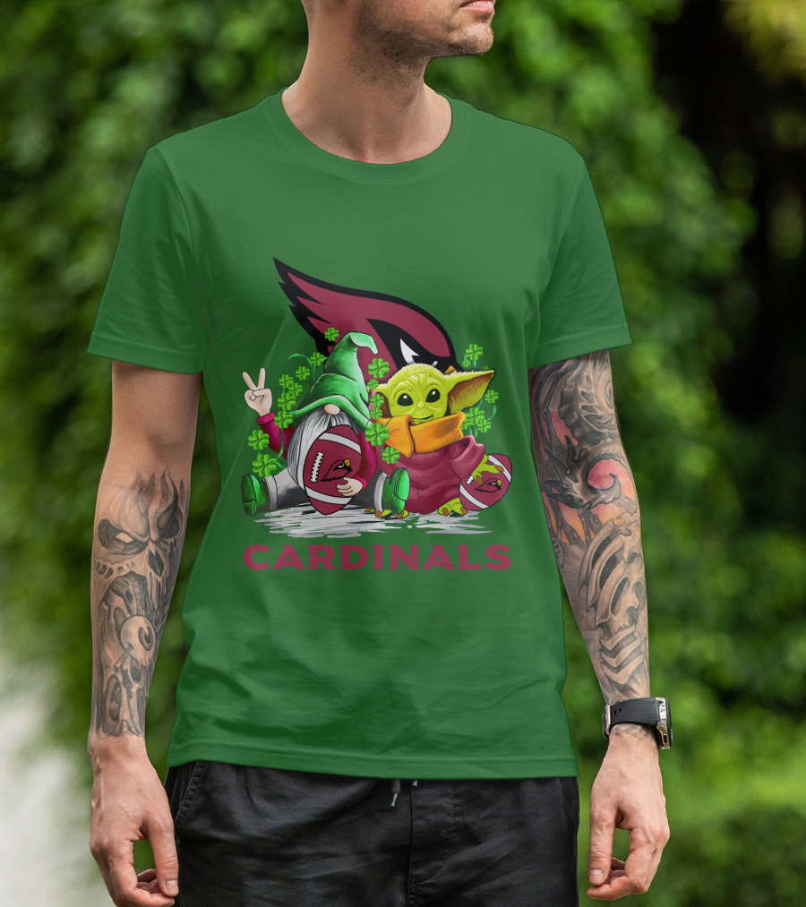 Arizona Cardinals Football Patrick's Day Gnome And Baby Alien With Shamrocks T-Shirt