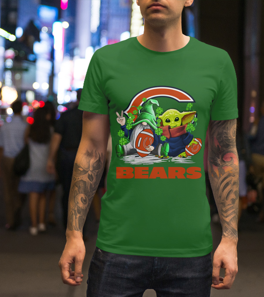 Chicago Bears St. Patrick's Day Football Gnome And Baby Alien T-Shirt