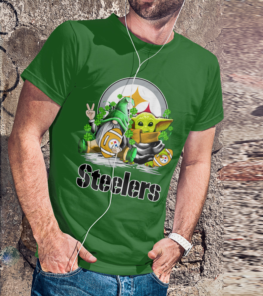 Steelers St. Patrick's Day Football Gnome And Baby Yoda With Shamrocks T-Shirt