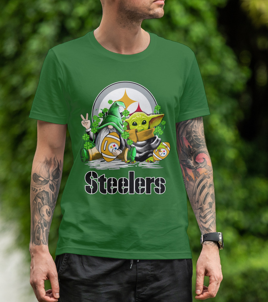 Steelers St. Patrick's Day Football Gnome And Baby Yoda With Shamrocks T-Shirt
