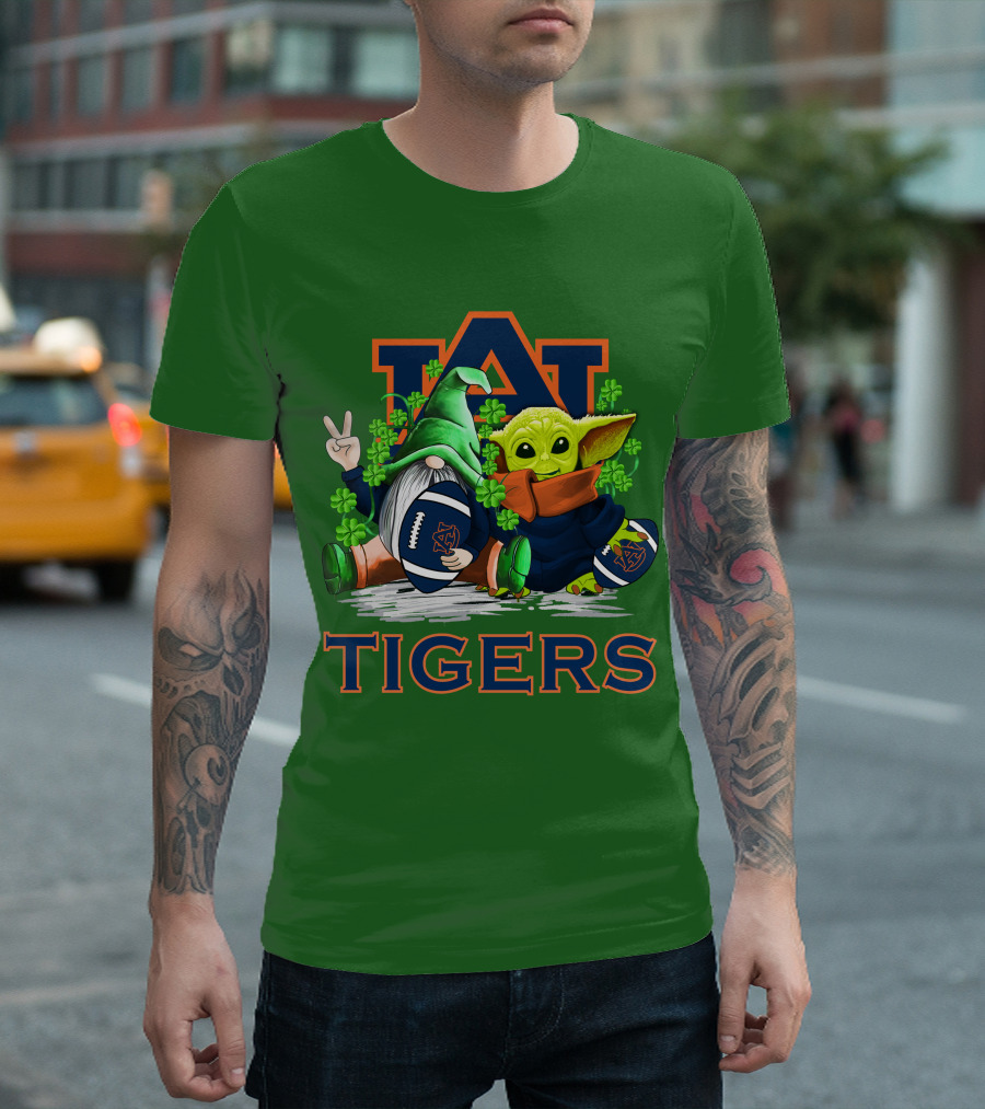 Auburn Tigers St. Patrick’s Day Football Gnome And Yoda Fan T-Shirt