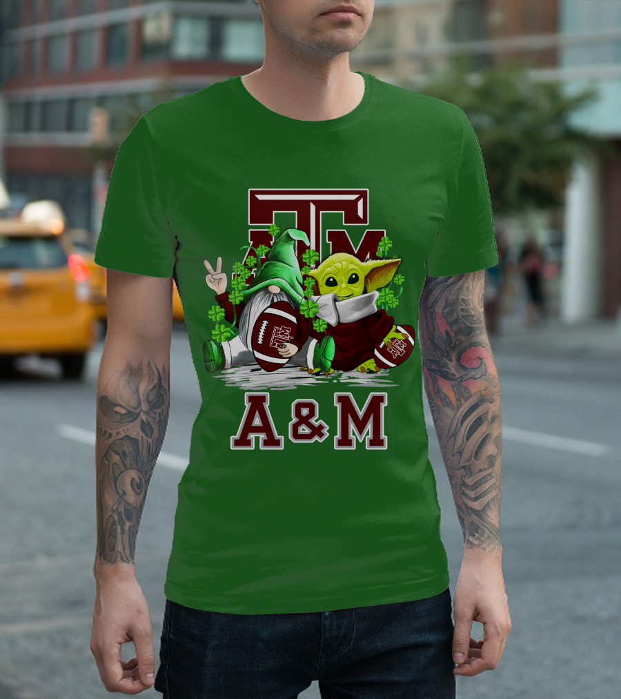 Texas A&M Aggies Football St. Patrick’s Day Gnome And Baby Alien With Shamrocks T-Shirt