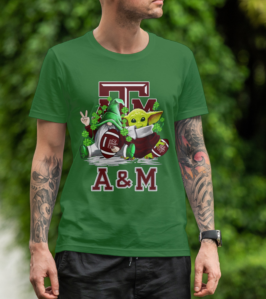 Texas A&M Aggies Football St. Patrick’s Day Gnome And Baby Alien With Shamrocks T-Shirt
