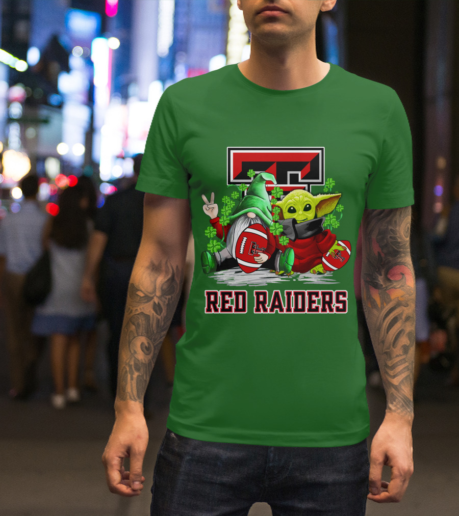 Texas Tech Red Raiders St. Patrick’s Day Football Gnome And Baby Alien With Shamrocks T-Shirt