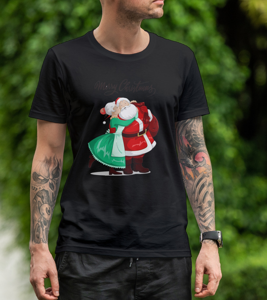 Merry Christmas Santa Claus And Mrs. Claus Embracing Holiday Scene T-Shirt