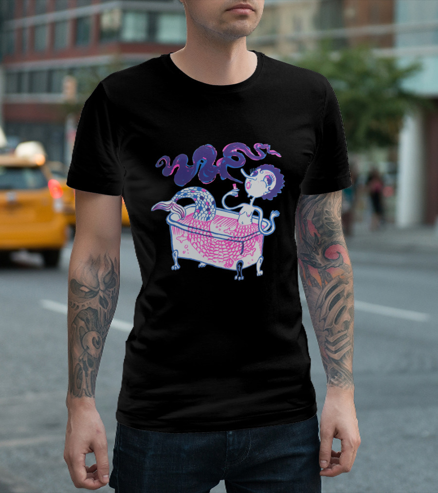 Mermaid Dans Baignoire Bathing Illustration With Pipe And Cosmic Hair T-Shirt