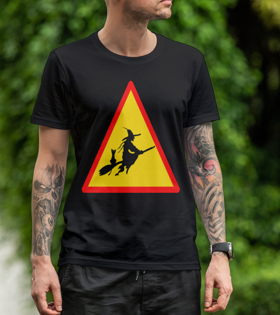 Witches Witch Hexen Hexe Broomstick Cat Triangle Warning Sign T-Shirt