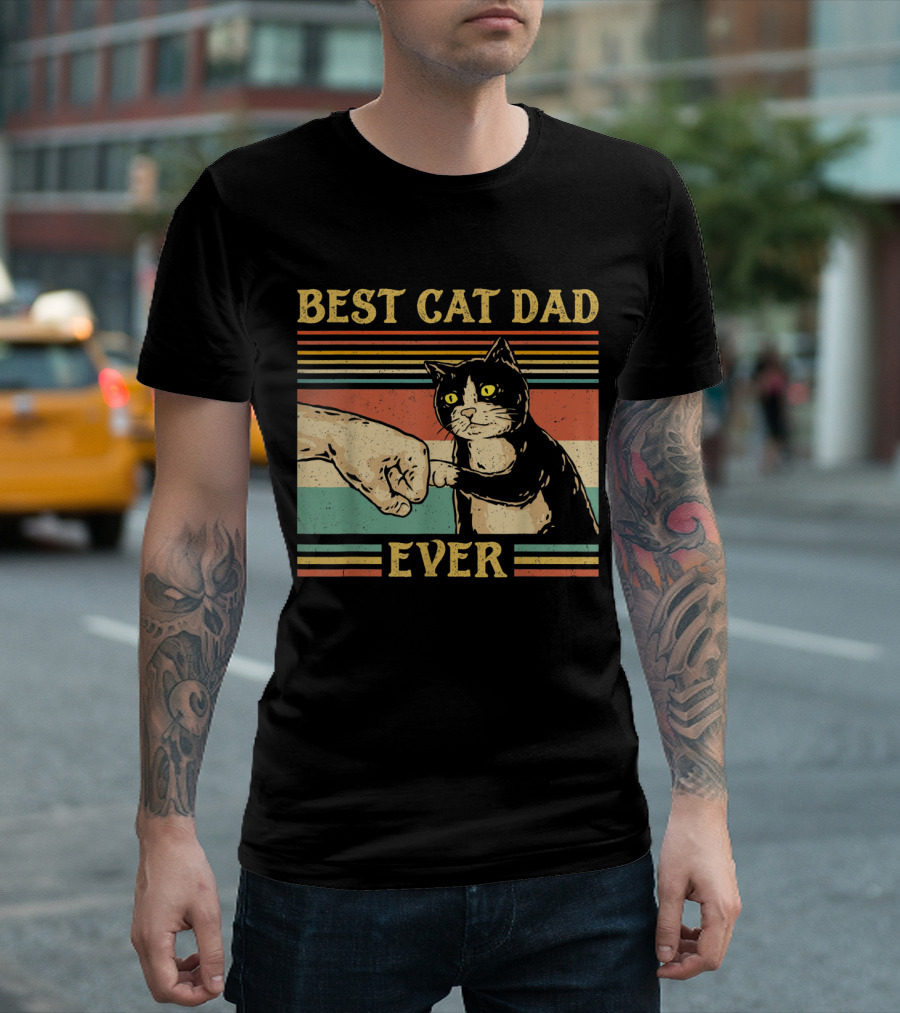 Best Cat Dad Ever Vintage Fist Bump Retro Stripes T-Shirt