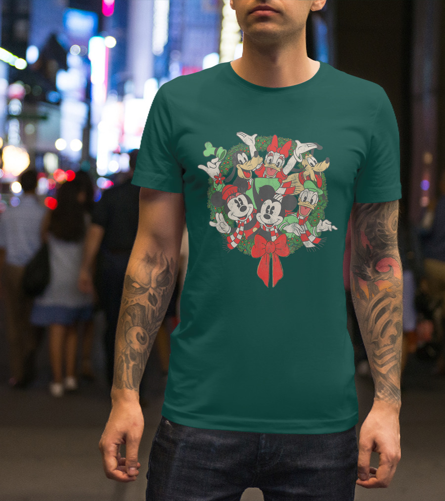 Disney Holiday Wreath Mickey Minnie Goofy Pluto Donald Christmas T-Shirt