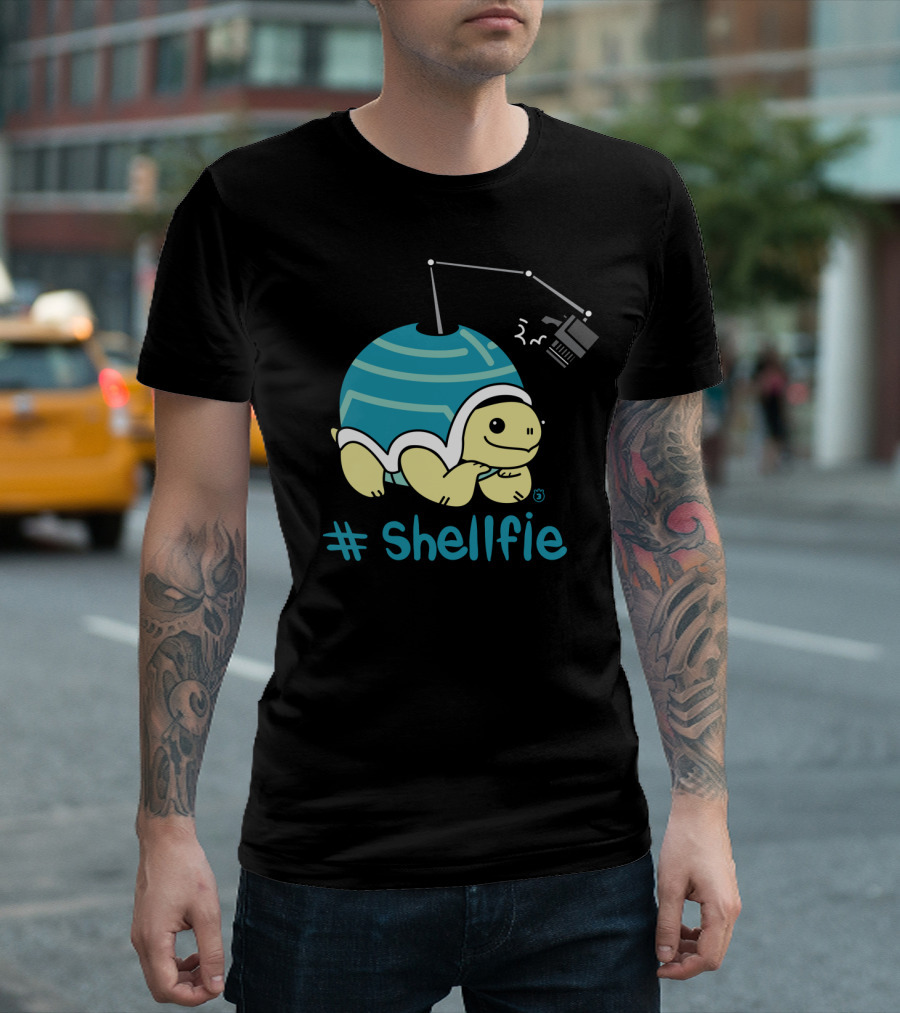 Shellfie Cute Turtle Taking Selfie with Camera on Stick T-Shirt