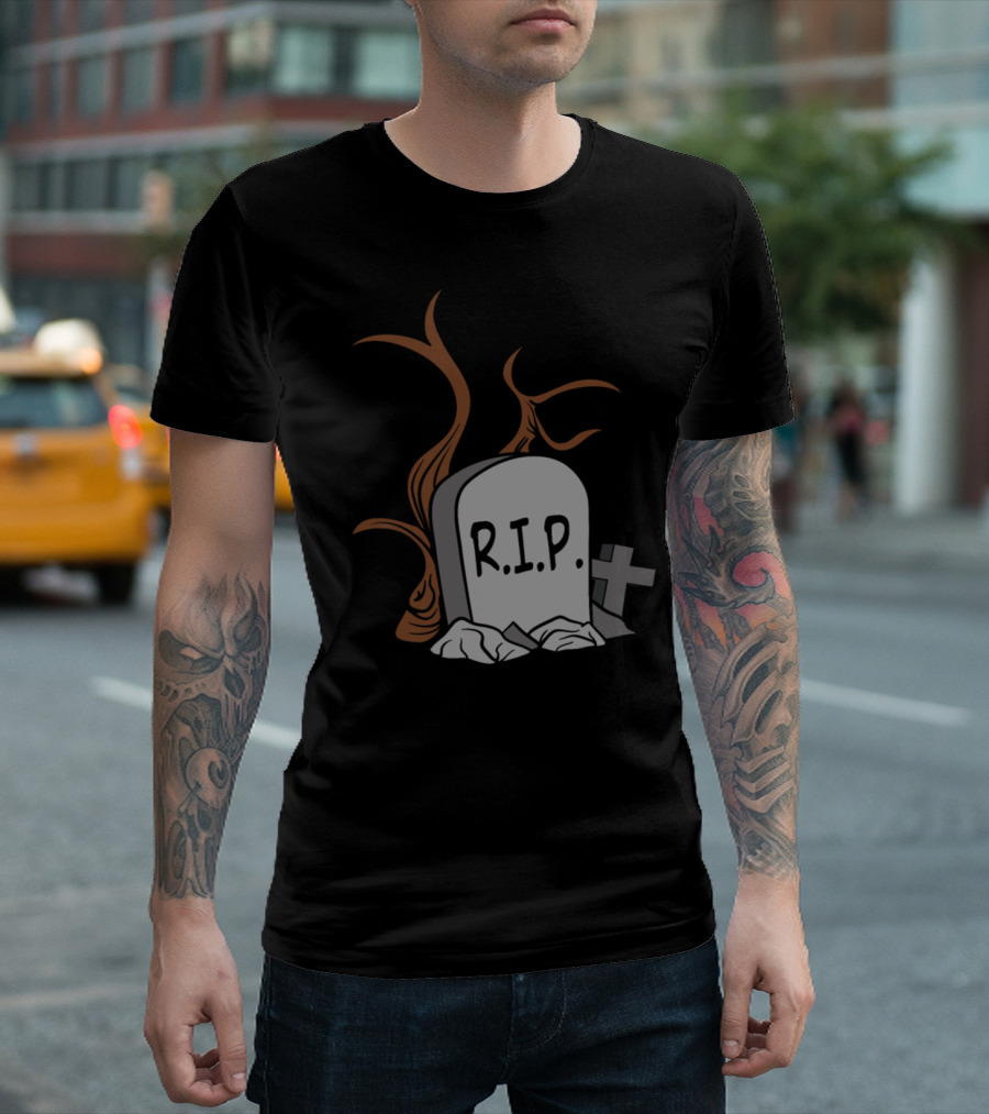 RIP Gravestone Tombstone with Creepy Branches and Cross T-Shirt