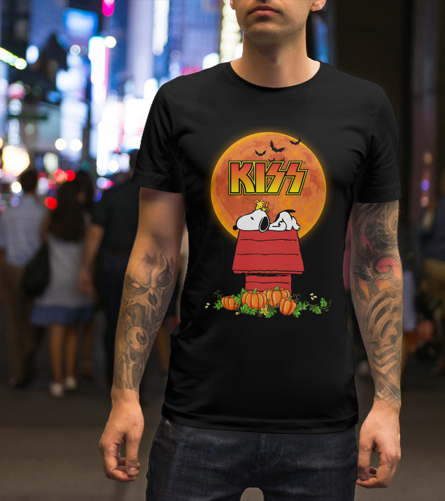 Kiss Halloween Snoopy Peanuts Moon Pumpkins T-Shirt