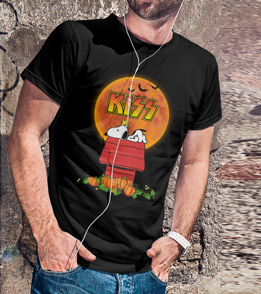 Kiss Halloween Snoopy Peanuts Moon Pumpkins T-Shirt