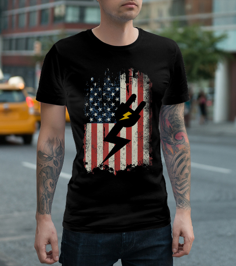 American Flag With Electrical Plug Lightning Bolt Symbol Lineman T-Shirt