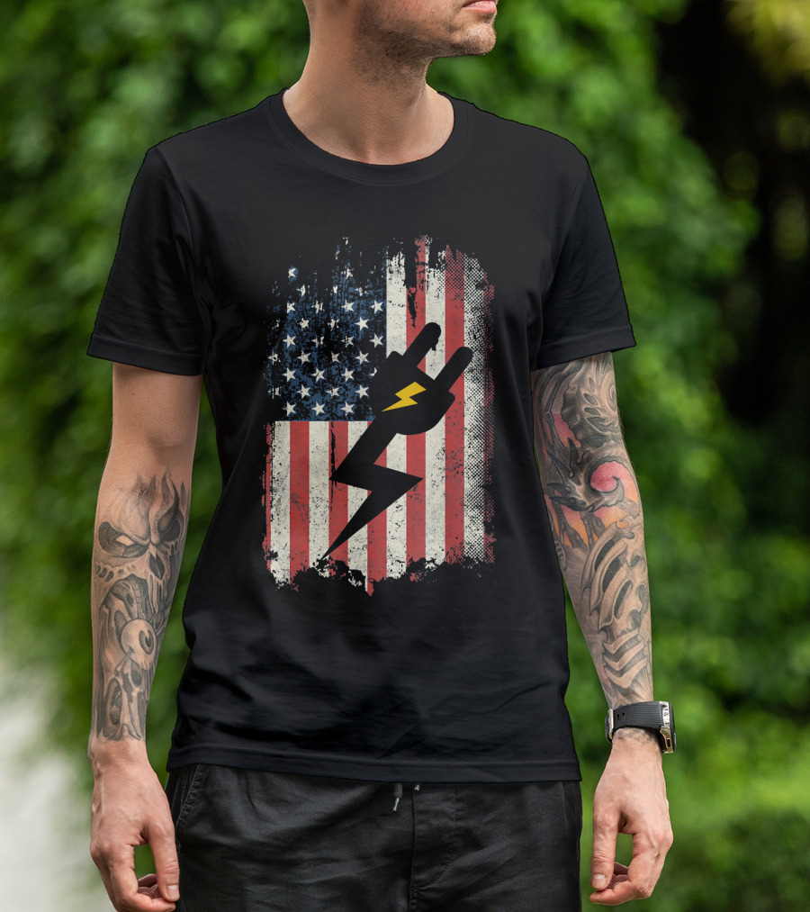 American Flag With Electrical Plug Lightning Bolt Symbol Lineman T-Shirt
