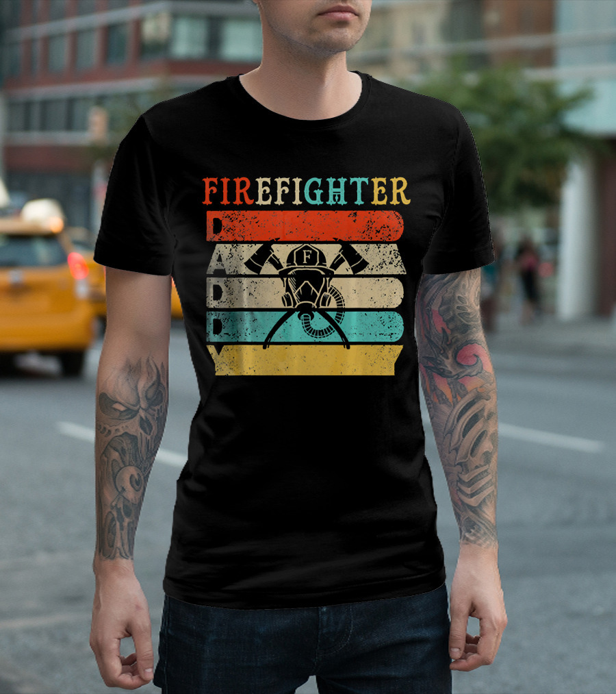 FIRE FIGHTER DADDY Vintage Helmet And Axes Retro Text T-Shirt