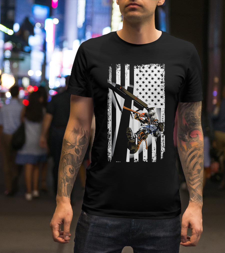 Electrician Vintage American Flag Lineman Climbing Utility Pole T-Shirt