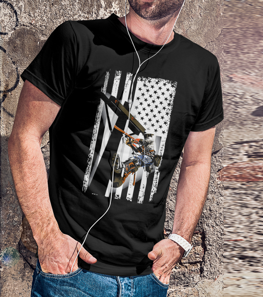 Electrician Vintage American Flag Lineman Climbing Utility Pole T-Shirt