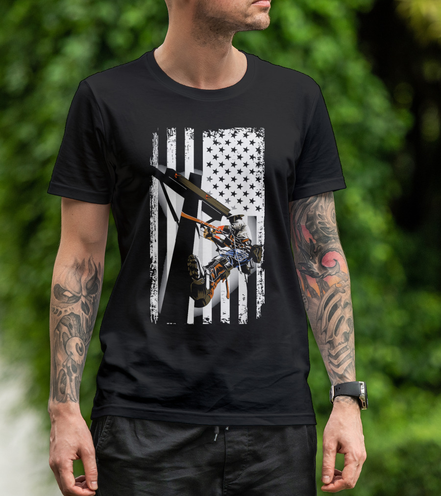 Electrician Vintage American Flag Lineman Climbing Utility Pole T-Shirt