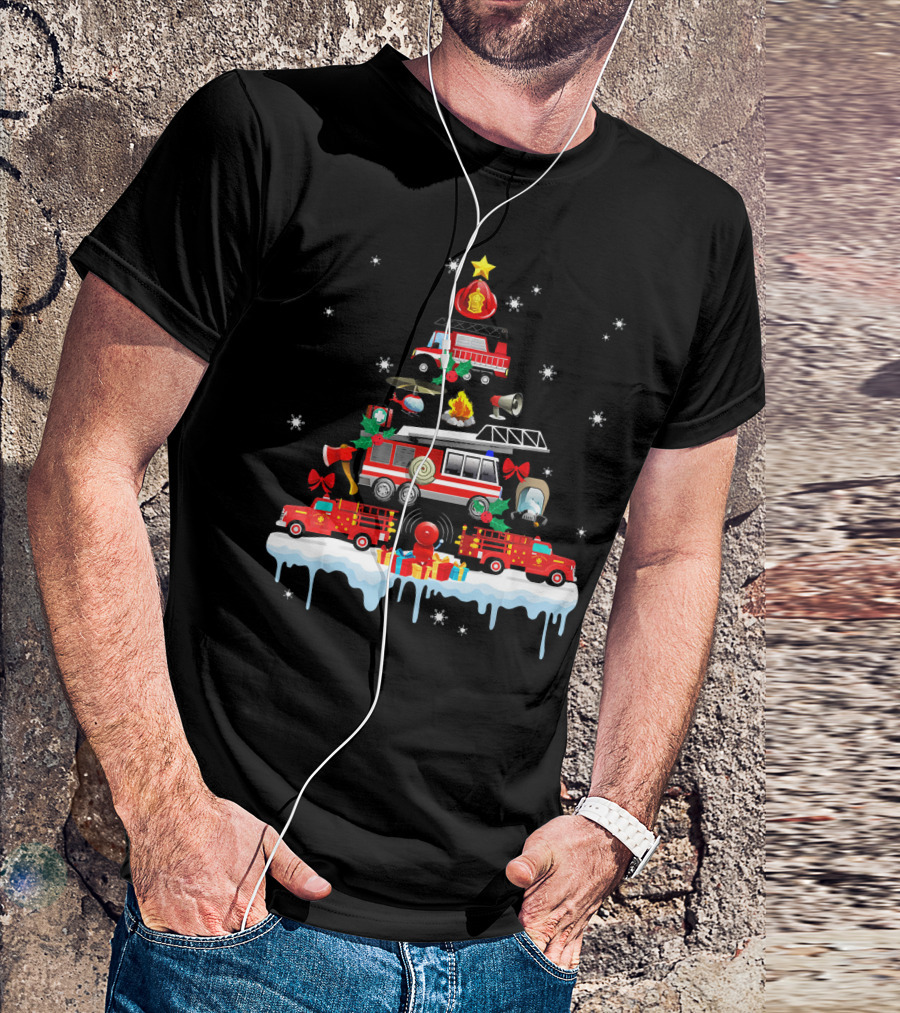 Fire Truck Firefighter Christmas Tree Snowflakes Gifts T-Shirt