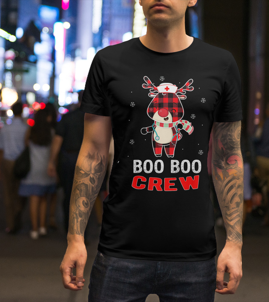 Funny Cute Reindeer Plaid Boo Boo Crew Nurse Stethoscope Snowflakes T-Shirt