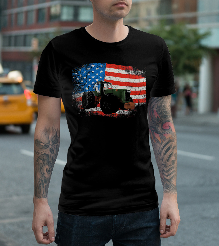 Patriotic Tractor on Rustic American Flag Background T-Shirt