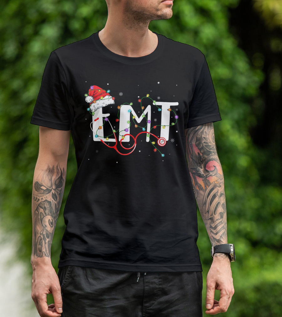 EMT Nurse Santa Hat Christmas Lights Stethoscope Snowflakes T-Shirt