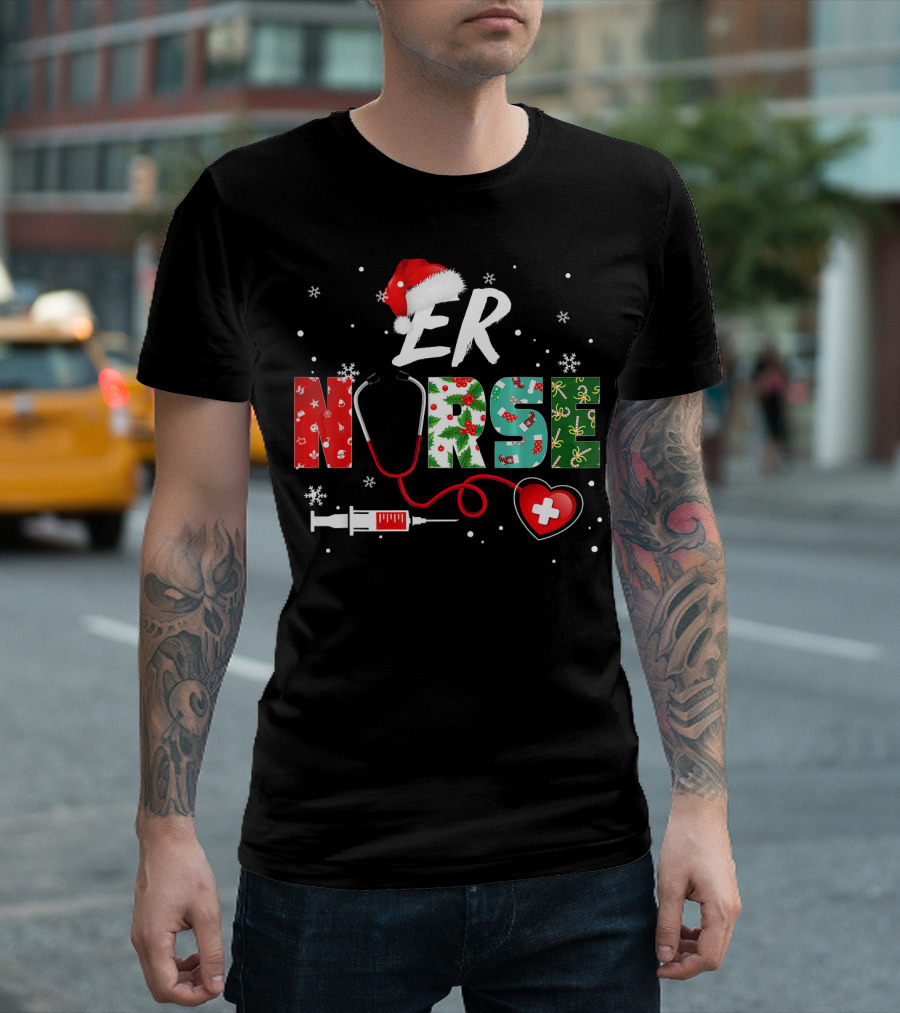 ER Nurse Christmas Santa Hat Stethoscope Snowflakes T-Shirt