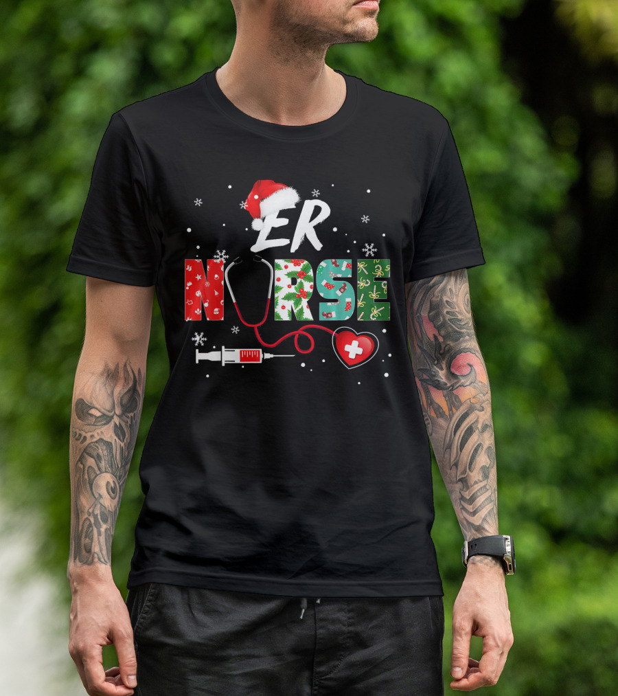 ER Nurse Christmas Santa Hat Stethoscope Snowflakes T-Shirt