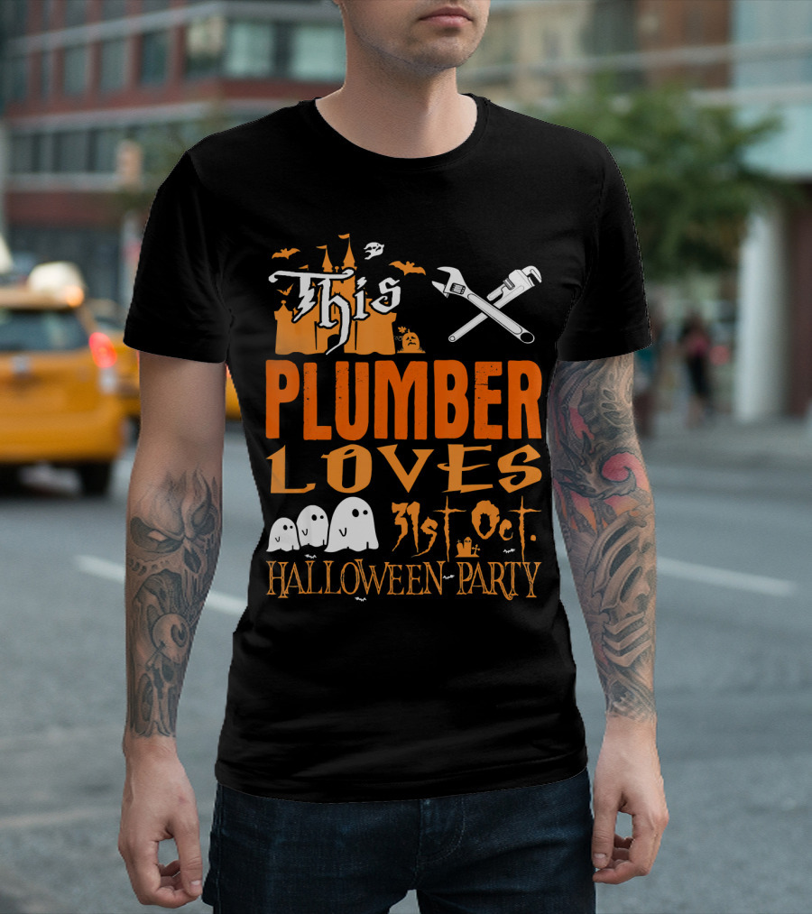 This Plumber Loves 31st Oct Halloween Party T-Shirt