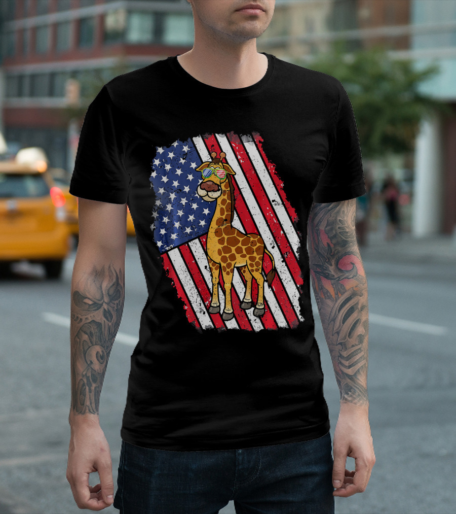 Giraffe With American Flag Sunglasses And Stars And Stripes Background T-Shirt