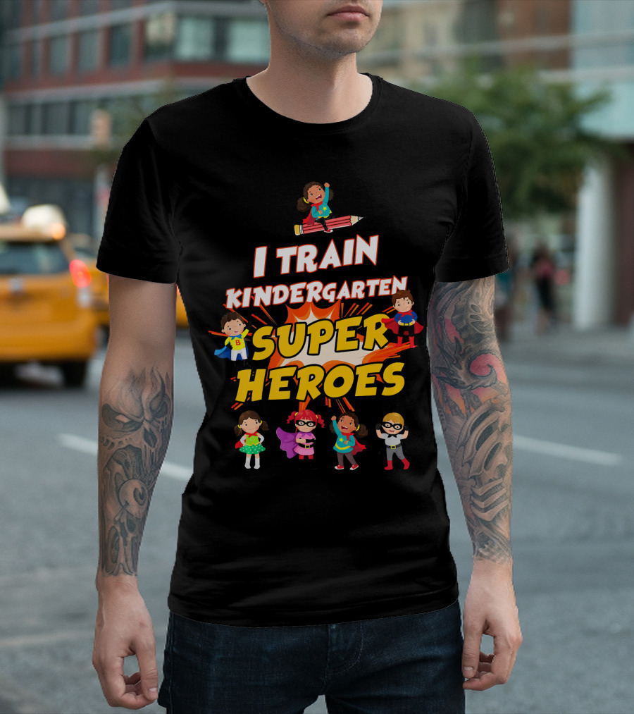 I Train Kindergarten Super Heroes with Kids in Costumes and Comic Style Burst T-Shirt