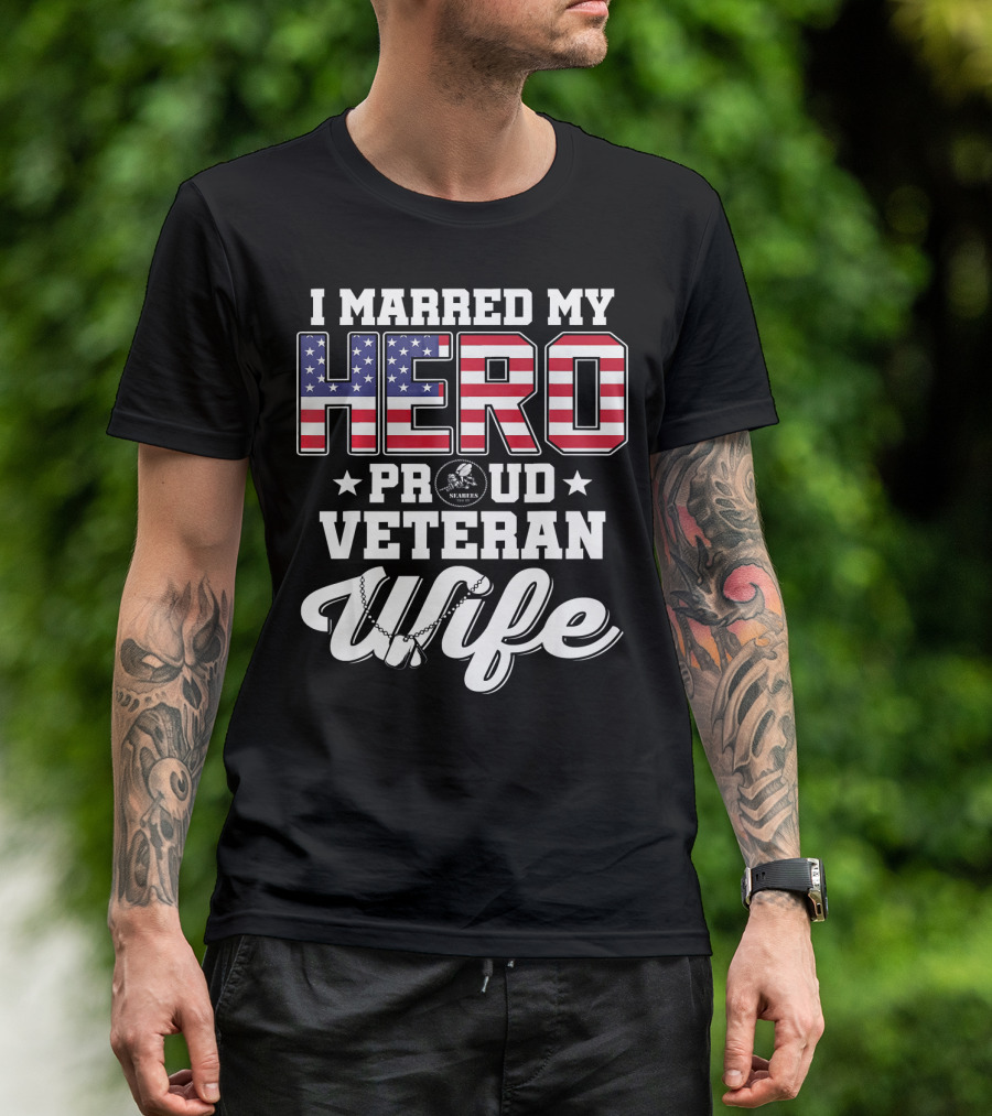 I Married My Hero Proud Veteran Wife US Flag Patriotic Navy Necklace T-Shirt