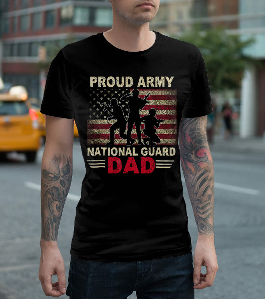 Proud Army National Guard Dad Flag Soldiers Silhouette American Flag T-Shirt