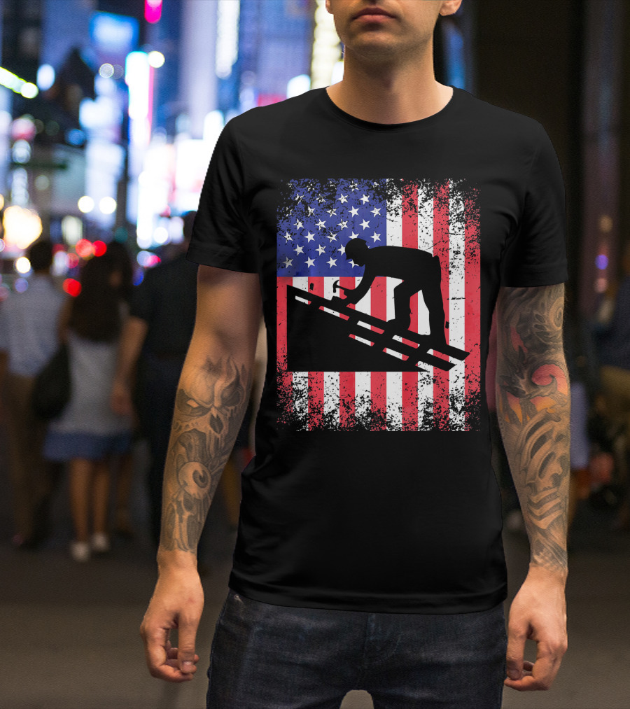 Roofer Dad Silhouette American Flag Patriotic USA T-Shirt