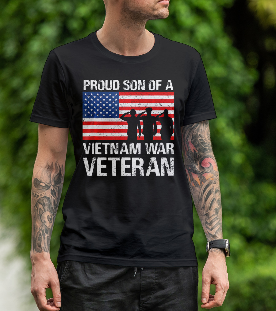 Proud Son Of A Vietnam War Veteran With American Flag And Saluting Soldiers T-Shirt