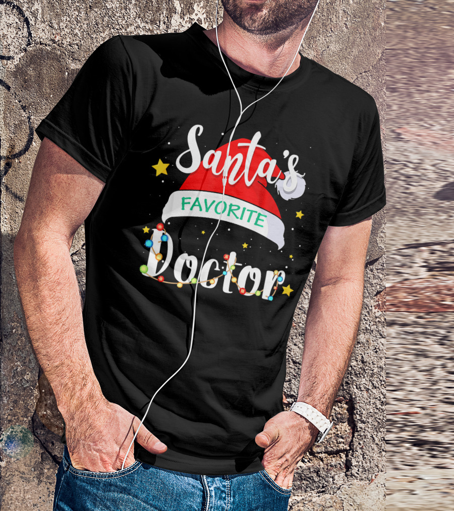 Santa's Favorite Doctor Funny Xmas Costume With Santa Hat And Christmas Lights T-Shirt