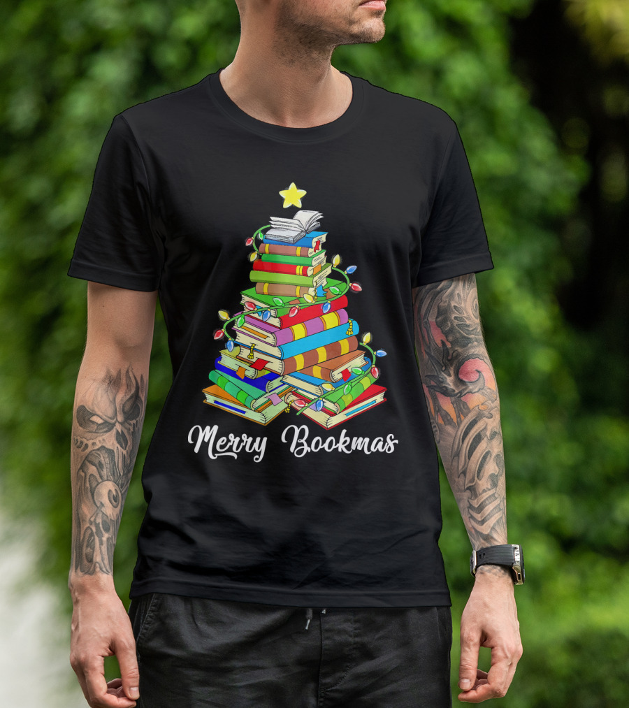 Merry Bookmas Books Christmas Tree Reading Lights T-Shirt