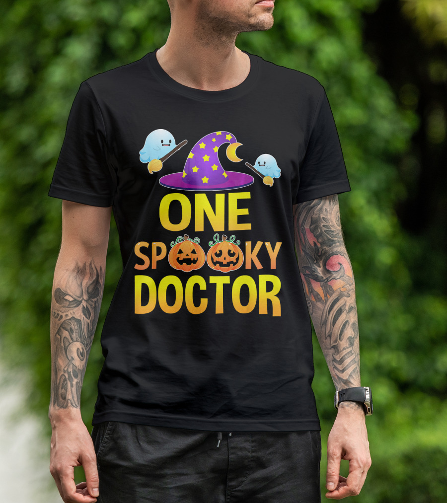 One Spooky Doctor Halloween Witch Hat Ghosts Pumpkins T-Shirt