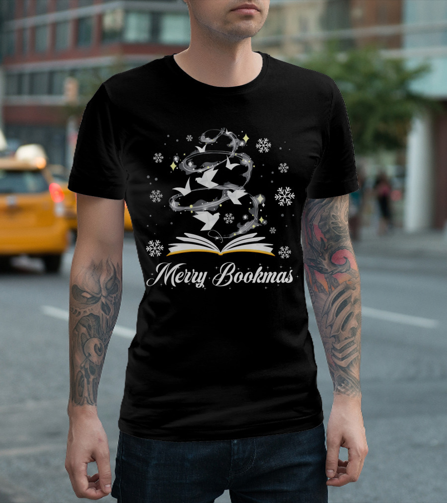 Merry Bookmas Christmas Cool Reading Snowflakes Book Tree T-Shirt