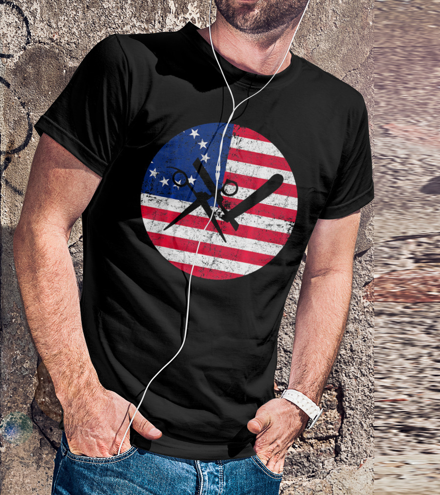 Barber Hairdresser Retro Betsy Ross American Flag Scissors And Razor T-Shirt