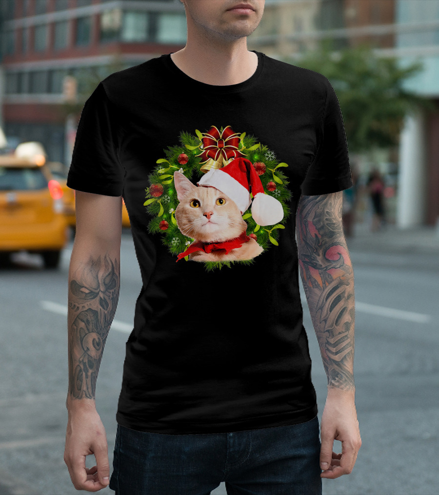 Santa Hat Torbie Cat In Christmas Wreath Pizza Cat World T-Shirt