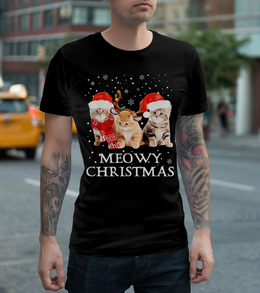 Meowy Christmas Kitten Cats In Santa Hats With Snowflakes T-Shirt