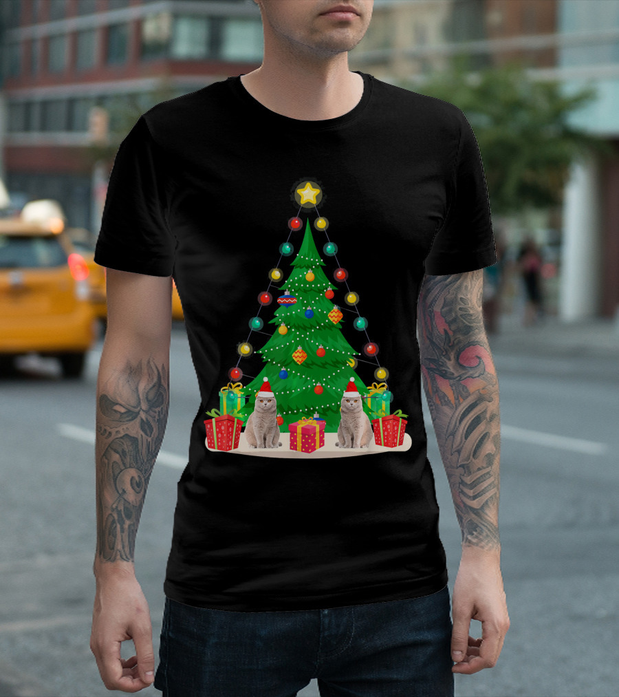 Santa Scottish Fold Cat with Christmas Tree and Presents T-Shirt